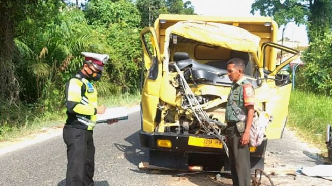 Kecelakaan Mengerikan di Paluta, 2 Truk Terlibat Tabrakan, Satu Sopir Tewas