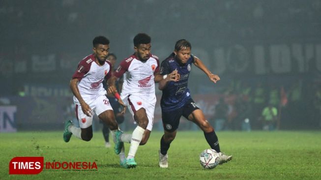 Arema FC Kalah, Eduardo Almeida Sanjung Pertahanan PSM Makassar