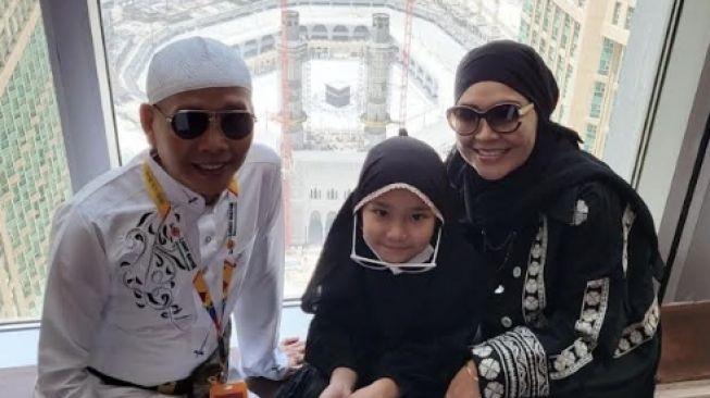 Potret Bilqis umrah (Instagram/@ayutingting92)