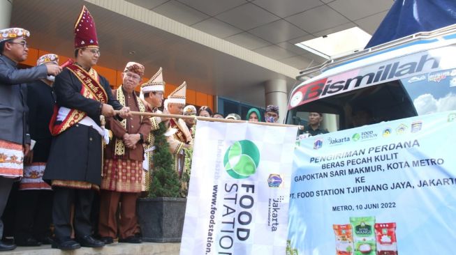 Disaksikan Anies, Food Station Gandeng Gapoktan Sari Makmur Lampung Demi Petani Lebih Baik