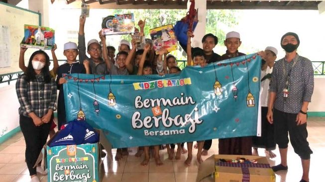 Berbagi dan Bermain Bersama, Kidz Station Donasikan Mainan ke Berbagai Yayasan Anak