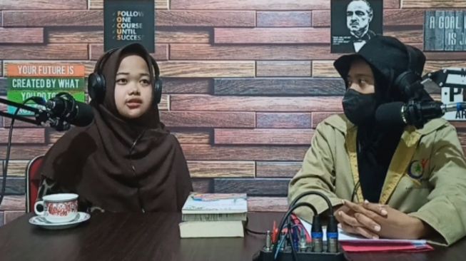 Melawan Stigma Disabilitas: Perjalanan Pusvi Defi Jadi Sastrawati Berkelas