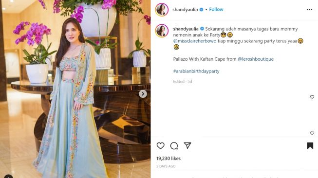 Foto: Bagikan Potret Kenakan Baju Arabian, Shandy Aulia Cantiknya Bak Bidadari (instagram/shandyaulia)