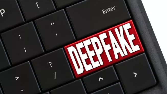 Ilustrasi teknologi deepfake yang dipakai penipu untuk memanipulasi suara atau wajah korban demi akses akun perbankan digital