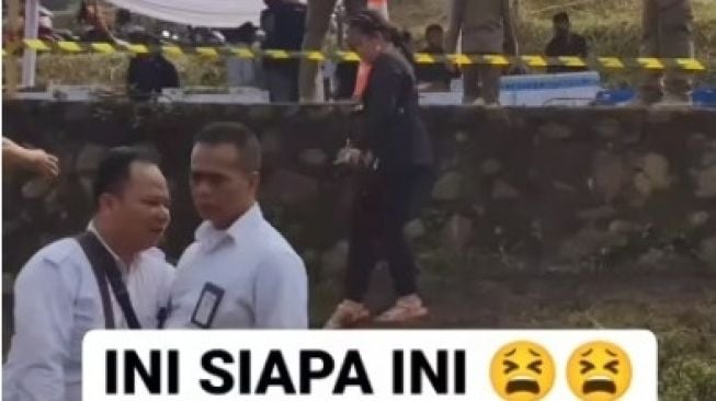 Hadiri Pemakaman Emmeril Kahn Mumtadz, Rara Pawang Hujan Tuai Kecaman Netizen