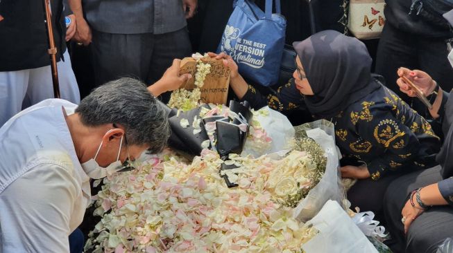 Peziarah Berdatangan ke Makam Eril di Cimaung Hari Ini, Warga Merasa Lebih Afdol Kalau Datang Langsung dan Mendoakan