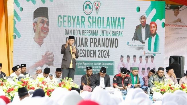 Dinilai Aktif Bangun Pesantren, Ganjar Dapat Dukungan Santri di Sumut