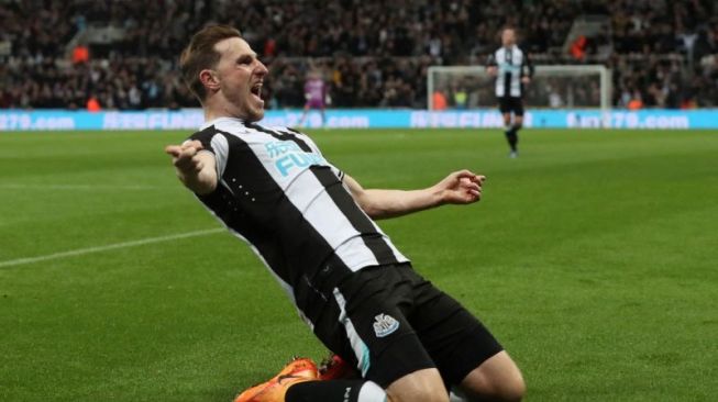 Pemain timnas Selandia Baru Chris Wood saat bertanding sebagai pemain Newcastle United melawan Wolverhampton Wanderers di Stadion St James Park, Newcastle, Inggris, Jumat (8/4/2022). ANATARA FOTO/Reuters-Scott Heppell/hp.