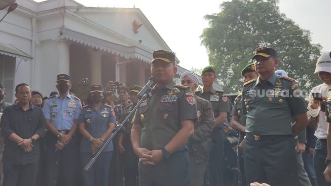 Terus Berdoa buat Eril, KSAD Dudung di Rumah Duka Ridwan Kamil: Alhamdulillah Bisa Lihat Jenazahnya