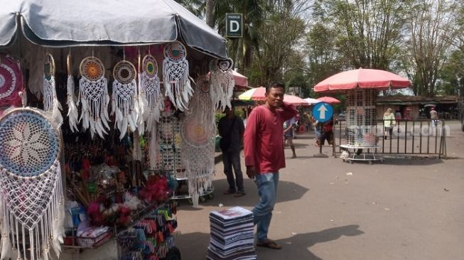 TWC Tanggapi Protes Pedagang Asongan Candi Borobudur: Mereka Sudah Punya Lapak Tapi Dijual