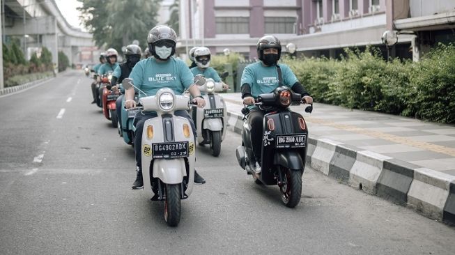 Peringati Hari Lingkungan Hidup Sedunia, Yamaha Blue Sky Project Tanam Ratusan Pohon Tabebuya