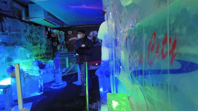 Berlibur ke Singapura, Snow City Bangun Ice Hotel Gallery Experience: Wahana yang Dibangun dari Es Balok