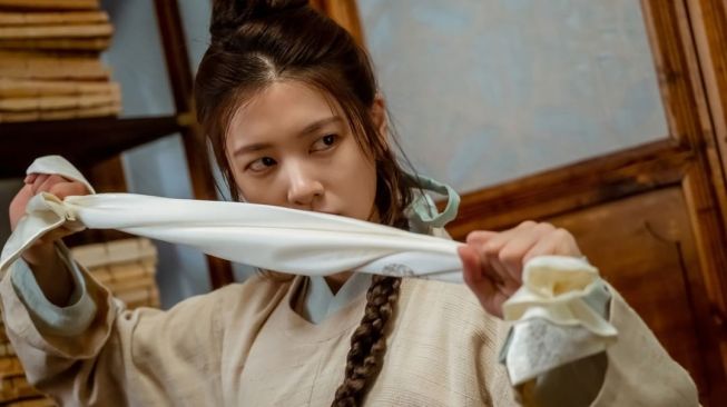 Pesona Jung So Min di Alchemy of Souls (Instagram/@tvn_drama)