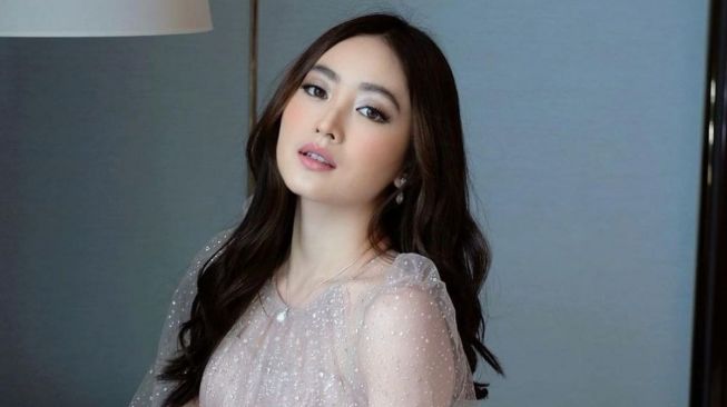 Gaya Artis Jadi Bridesmaid (instagram/@natashawilona12)