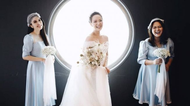 Gaya Artis Jadi Bridesmaid (instagram/@yuanitachristiani)