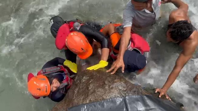 1 Pelajar SMK Hanyut di Padang Belum Ditemukan, Pencarian Hari ke-4 Diperluas ke Muara Sungai