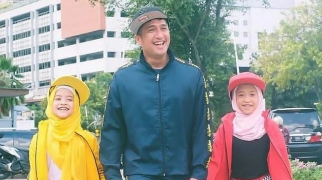 Potret Terbaru Anak Kembar Artis (Instagram/@irfanhakim)