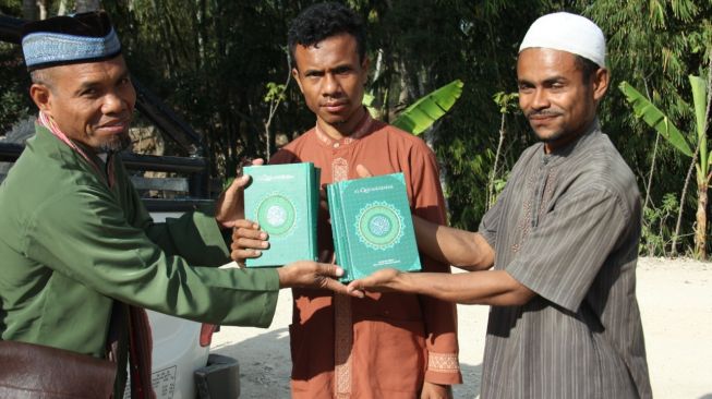 Tugas BWA di NTT Selesai, 100 Ribu Wakaf Alquran Telah Disebar