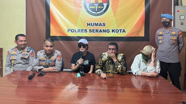 Usai Datangi Polres Serang Kota, Nikita Mirzani Ledek Dito Mahendra dan Nindy Ayunda