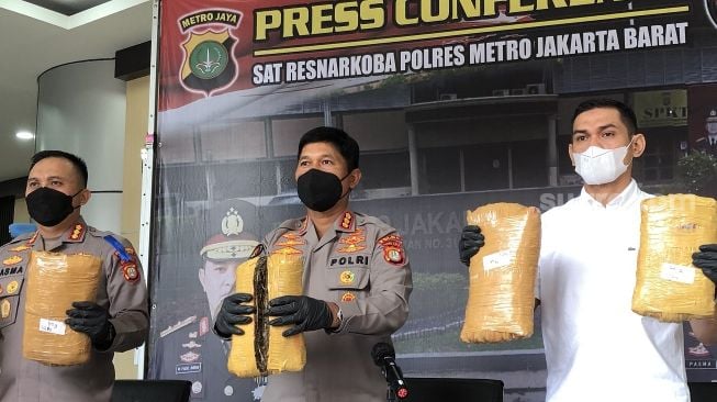 Polisi Ringkus Kurir Ganja Antar Provinsi, Sekali Antar Tersangka Dapat Upah Rp 15 Juta