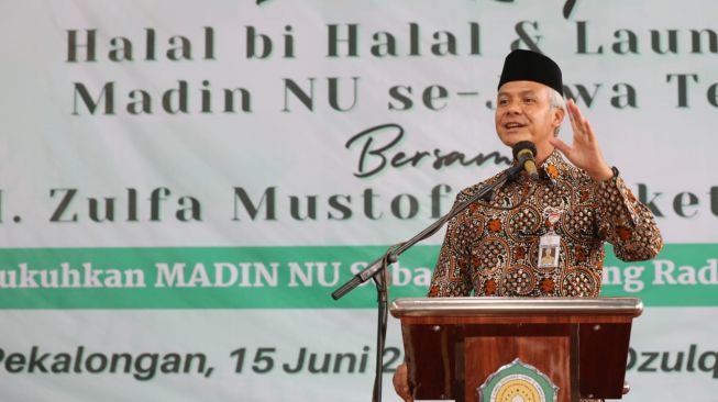 Heboh Ganjar Pranowo Mengaku Belum Ambil Gaji Sejak 2013, Warganet: Umar Bin Khattab Zaman Now