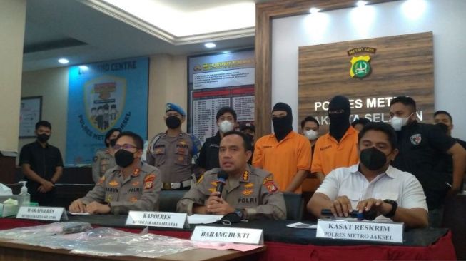 Pemuda Koboi Bar Senopati Sempat Bohongi Polisi, Serahkan Pistol Mainan Agar Tak Dihukum Berat