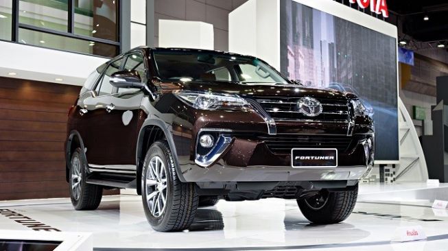 Harga Toyota Fortuner Baru Dan Bekas - Cek Spesifikasinya