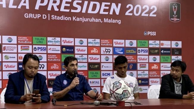 Eduardo Almeida Puas Arema FC Rebut Tiga Poin Penting Lawan Persik