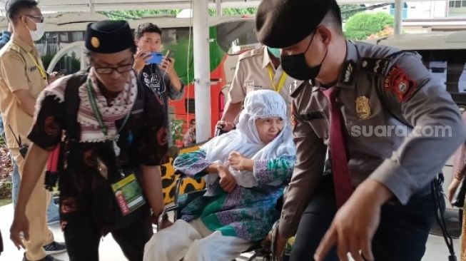 Kloter Pertama Jemaah Calon Haji Embarkasi Makassar Masuk Asrama Haji Sudiang