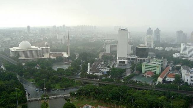 Kualitas Udara Jakarta Memburuk Sampai Berkabut Selama Musim Kemarau, Pemprov DKI Tunggu Bantuan Hujan