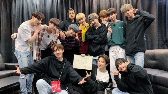 SEVENTEEN, TXT hingga BTS Berhasil Raih Posisi Teratas di Billboard World Album Chart!