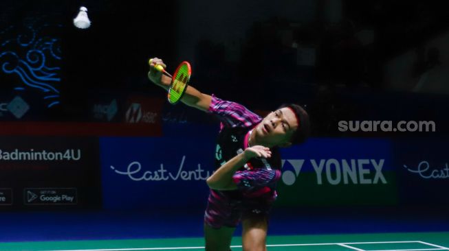 Pebulu tangkis ganda putra Indonesia Fajar Alfian dan Muhammad Rian Ardianto saat bertanding melawan ganda putra China Liu Yu Chen dan Ou Xuan Yi dalam babak 8 besar East Ventures Indonesia Open 2022 di Istora Senayan, Jakarta Pusat, Jumat (17/6/2022). [Suara.com/Alfian Winanto]