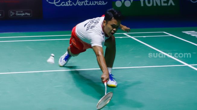 Viktor Axelsen Terlalu Tangguh, Anthony Ginting Tersingkir di Perempat Final Indonesia Open 2022