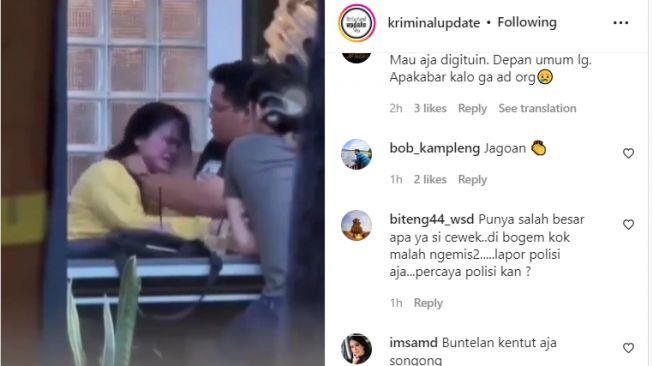 Seorang pria diduga melakukan penganiayaan kepada perempuan di tempat umum (Instagram/ @undercOver).