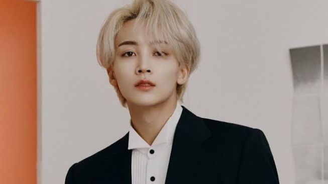 PLEDIST Entertainment Ungkap Jeonghan SEVENTEEN Jalani Operasi Cidera Siku