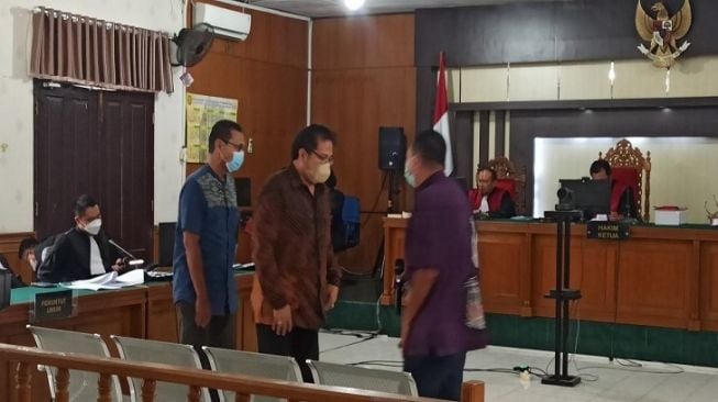 Mantan Disnakertrans Riau, Jonli Diperiksa Dua Jam Sebagai Saksi Terkait Kasus Dugaan Suap Annas Maamun