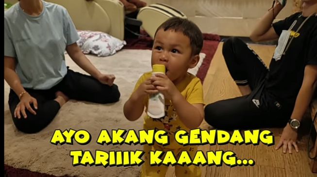 Aksi Kocak Kiano Anak Baim Wong (YouTube/Baim Paula)