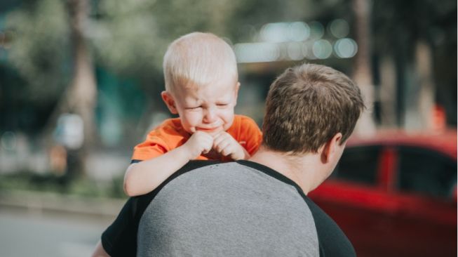 5 Cara Tepat Menghadapi Anak yang Sedang Tantrum, Segera Cek!