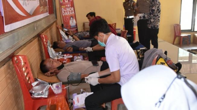 Jelang Hut Bhayangkara Ke-76. Polres Morowali Utara Gelar Donor Darah