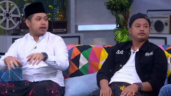 Tretan Muslim dan Dustin Tiffani [YouTube Malam Malam NET]