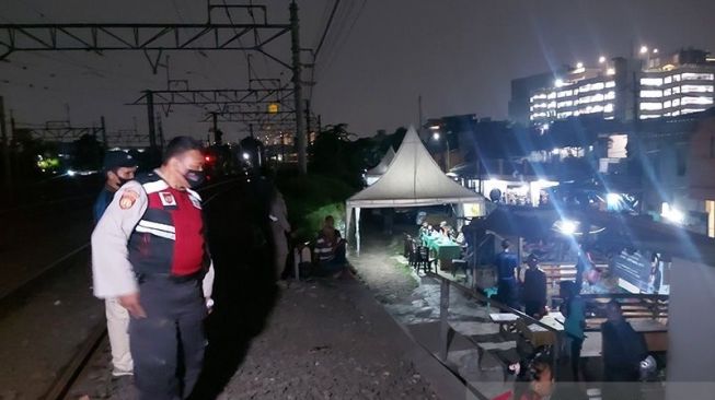 Mampukah Pemerintah Jakarta dan KAI Lawan Para Jago Saat Penertiban Tempat Prostitusi Gunung Antang?