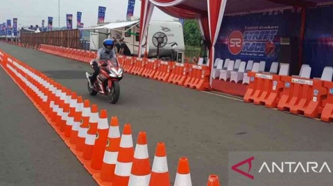 Hari Ini, 350 Pembalap Bakal Adu Cepat di Meikarta Street Race