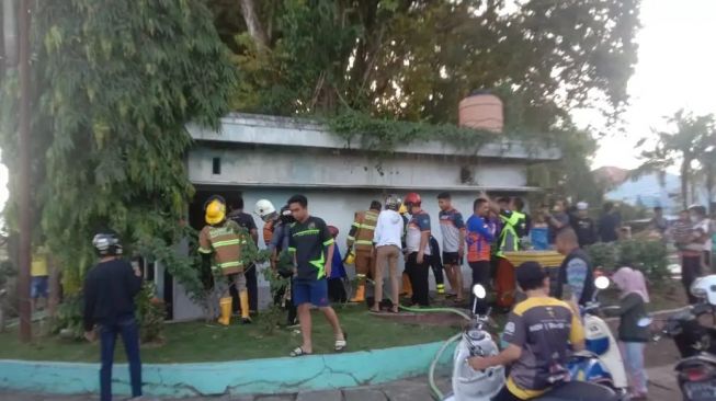 Perkelahian Sepasang ODGJ, Pos Jaga Dishub Kota Banjarbaru Terbakar, Botol Lem Banyak Ditemukan