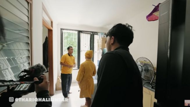 Momen Rumah Thariq Halilintar Disidak Calon Mertua (YouTube/Thariq Halilintar)