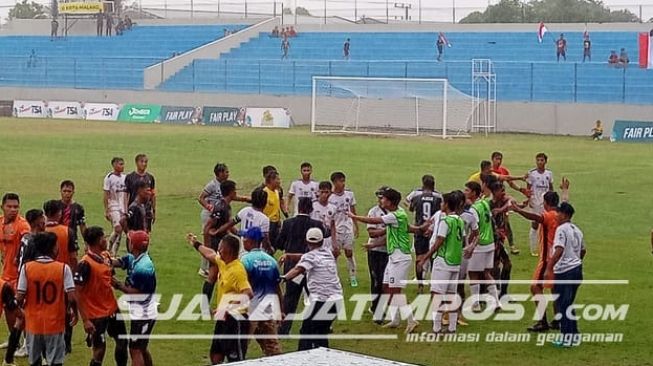 Gara-gara Pemain Ilegal, Tim Sepak Bola Kota Malang Dihukum Kalah Telak 3-0 dari Tim Tuan Rumah Jember Porprov Jatim