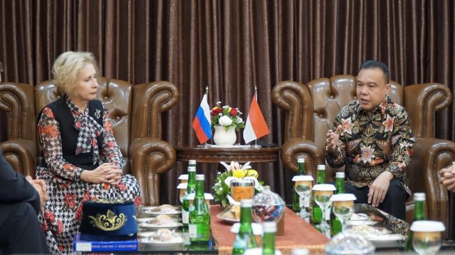 Wakil Ketua DPR, Sufmi Dasco Ahmad, menerima Duta Besar Federasi Rusia untuk Indonesia, Lyudmila Vorobieva. (Dok: DPR)
