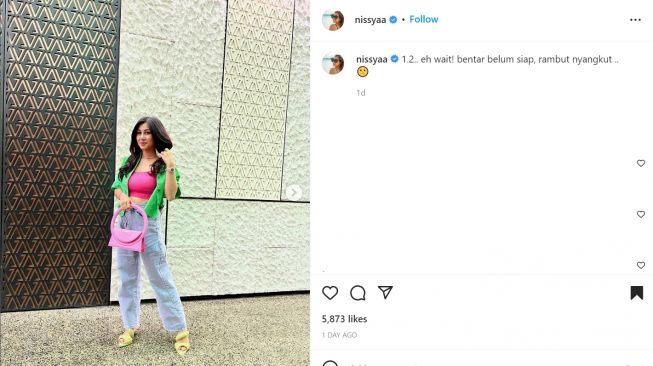 Foto: Nissya Pamer Potret OOTD Warna-warni, Cantiknya Bak Cewe Kue (instagram/nissya)