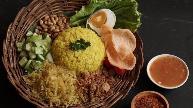 Rekomendasi Warung Nasi Kuning Untuk Sarapan Cuma Rp 10 Ribuan di Bali