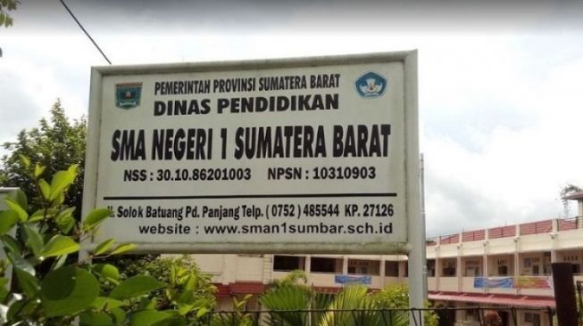 Daftar 10 SMA dan MA Terbaik di Sumatera Barat