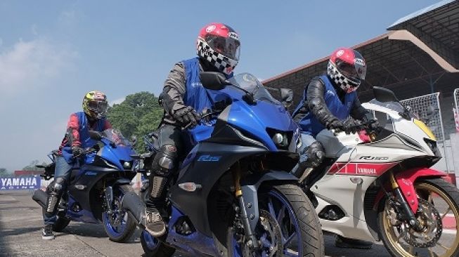 Media dan komunitas dalam Riding Experience All-New Yamaha R15 Connected Series [Yamaha Indonesia]